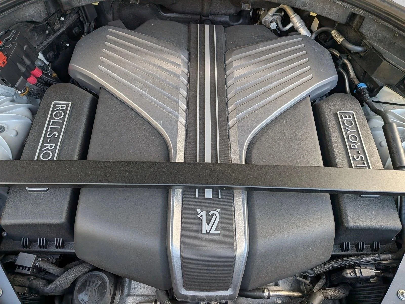Used 2022 White Rolls-Royce Black Badge image 24