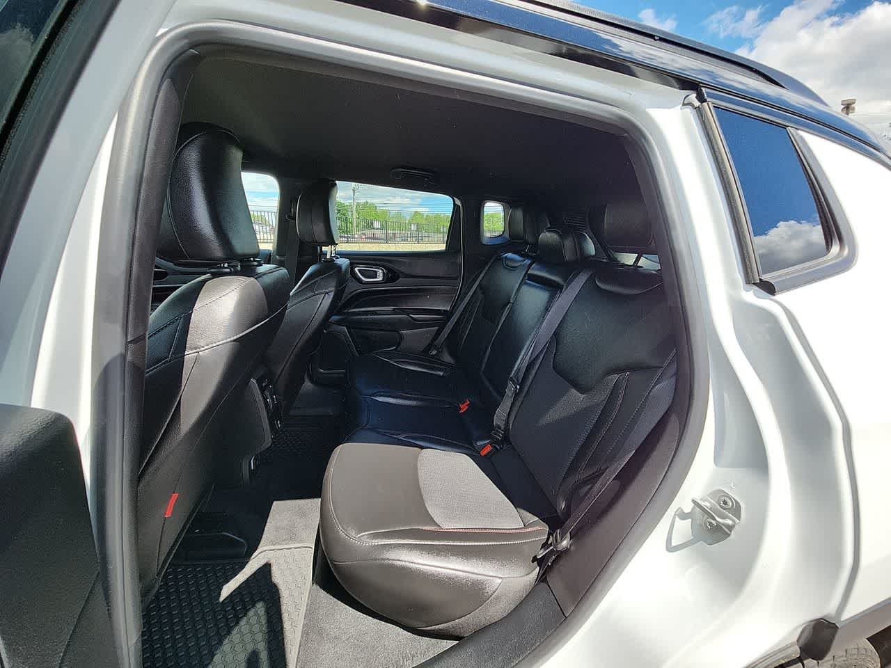 Used 2025 Bright White Clearcoat Jeep Trailhawk image 17