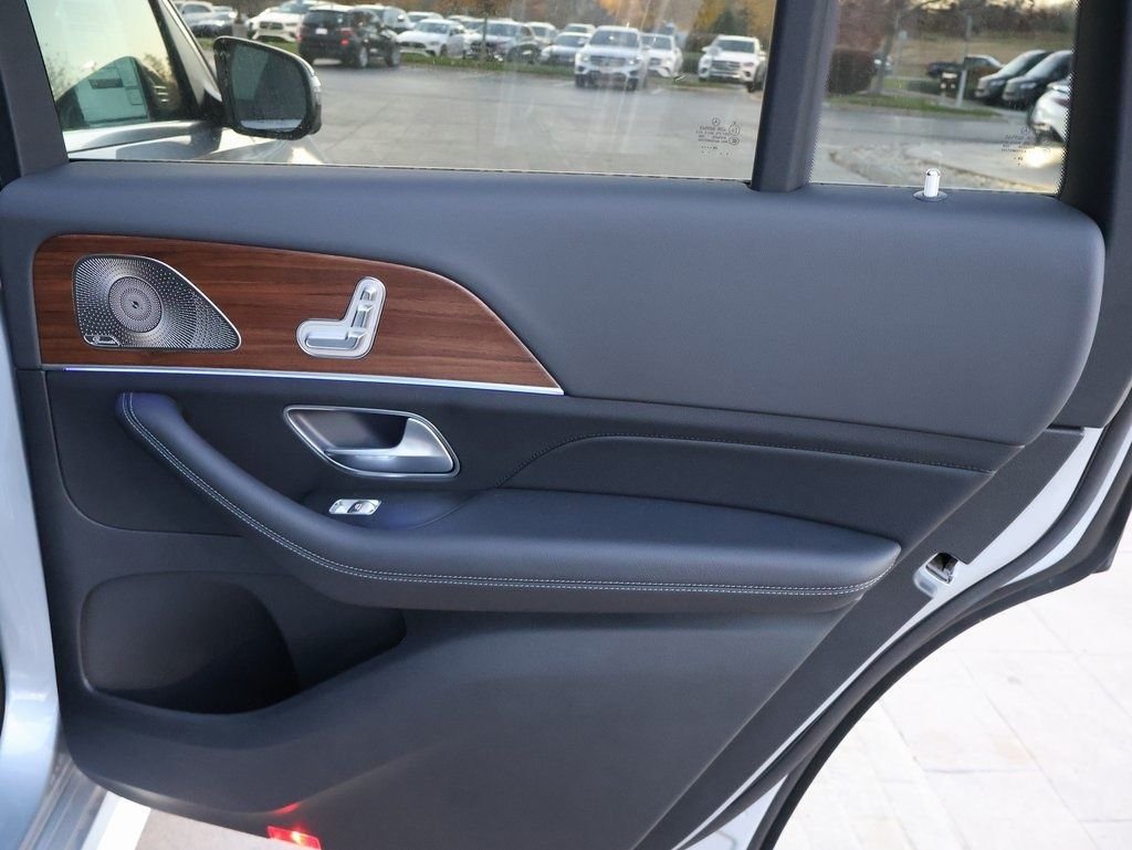 2025 Mercedes-Benz GLS Base - Photo 17