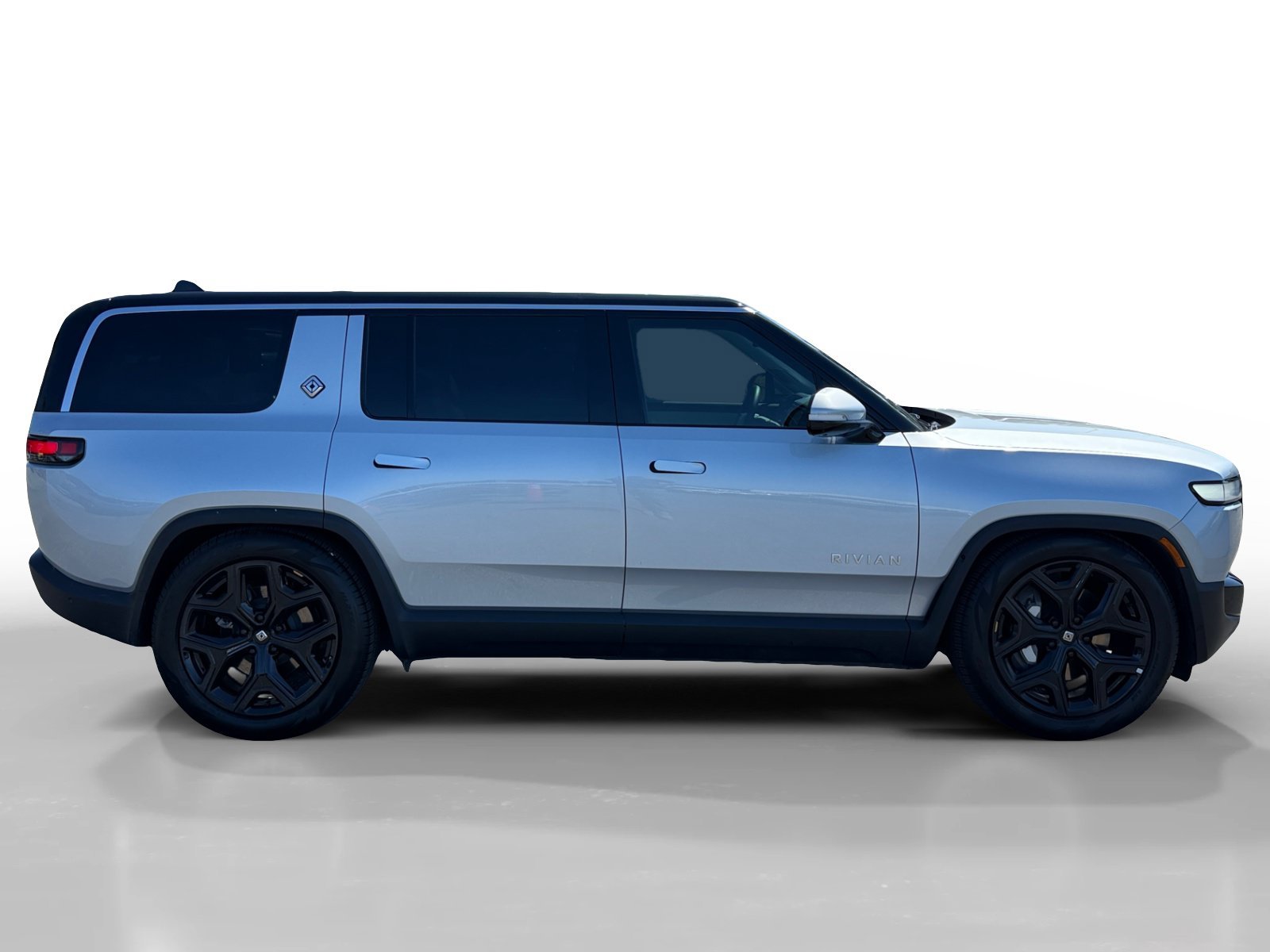Used 2024 La Silver Rivian Adventure Dual Motor Standard Pack image 6