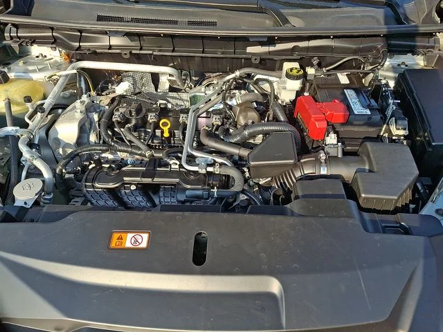 Used 2022  Mitsubishi  image 27