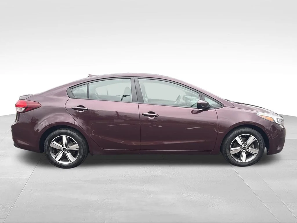 Used 2018 Red Kia LX image 2