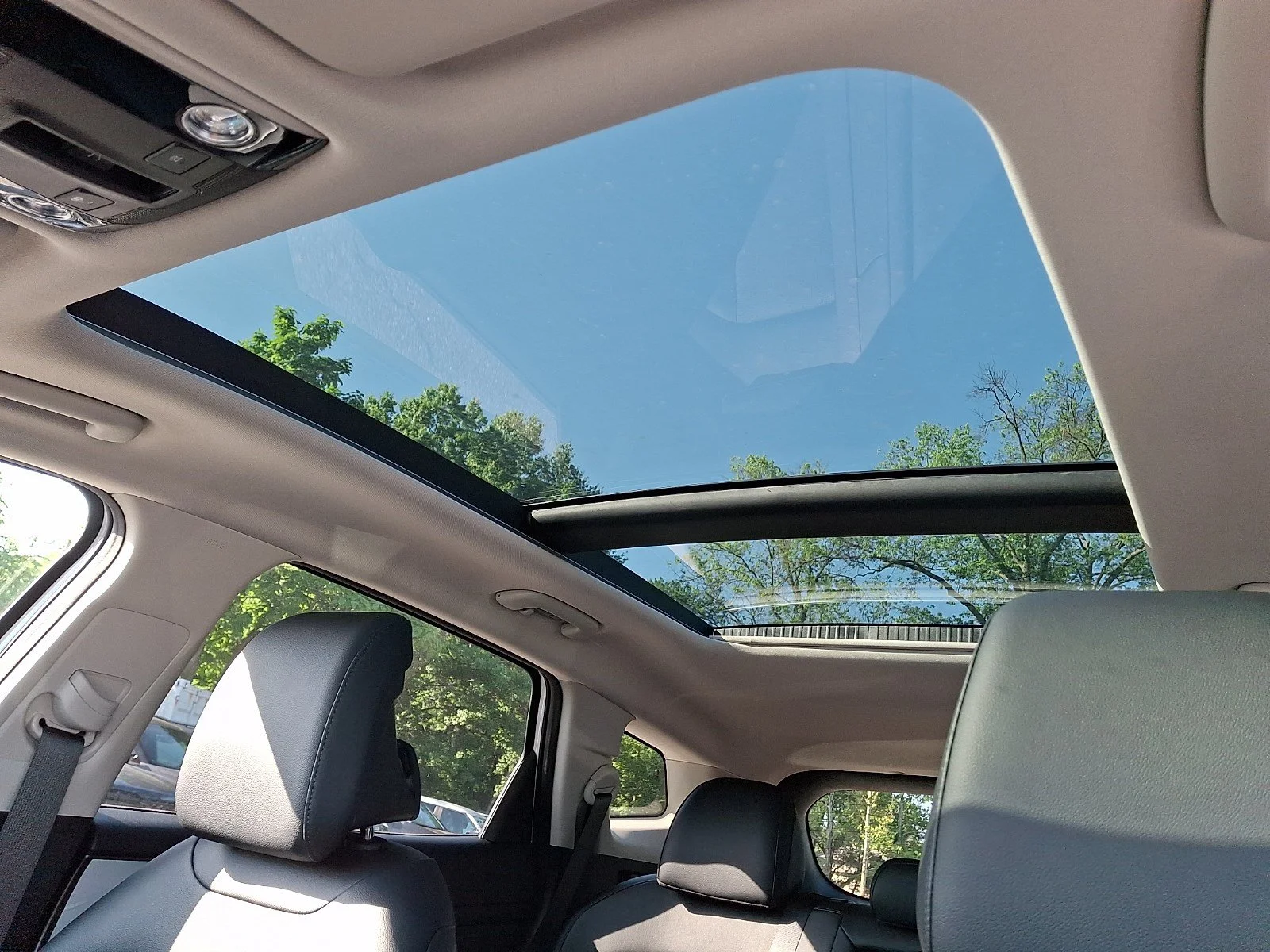 New 2026 Glacial White Pearl Kia EX image 7