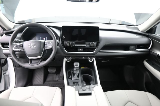 Used 2026 Beige Toyota XLE image 74