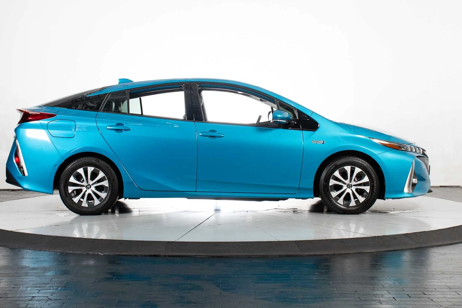 Used 2020 Blue Magnetism Toyota Limited image 7