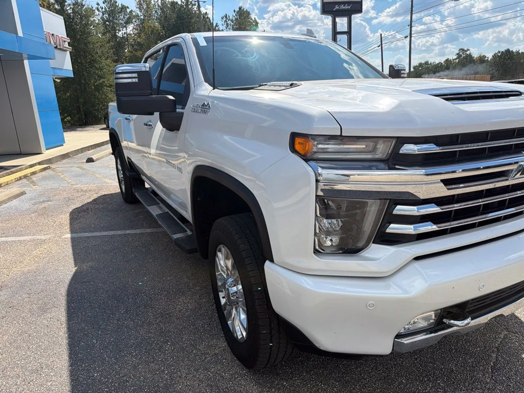 Used 2020 IRIDESCENT PEARL TRICOAT Chevrolet High Country image 7
