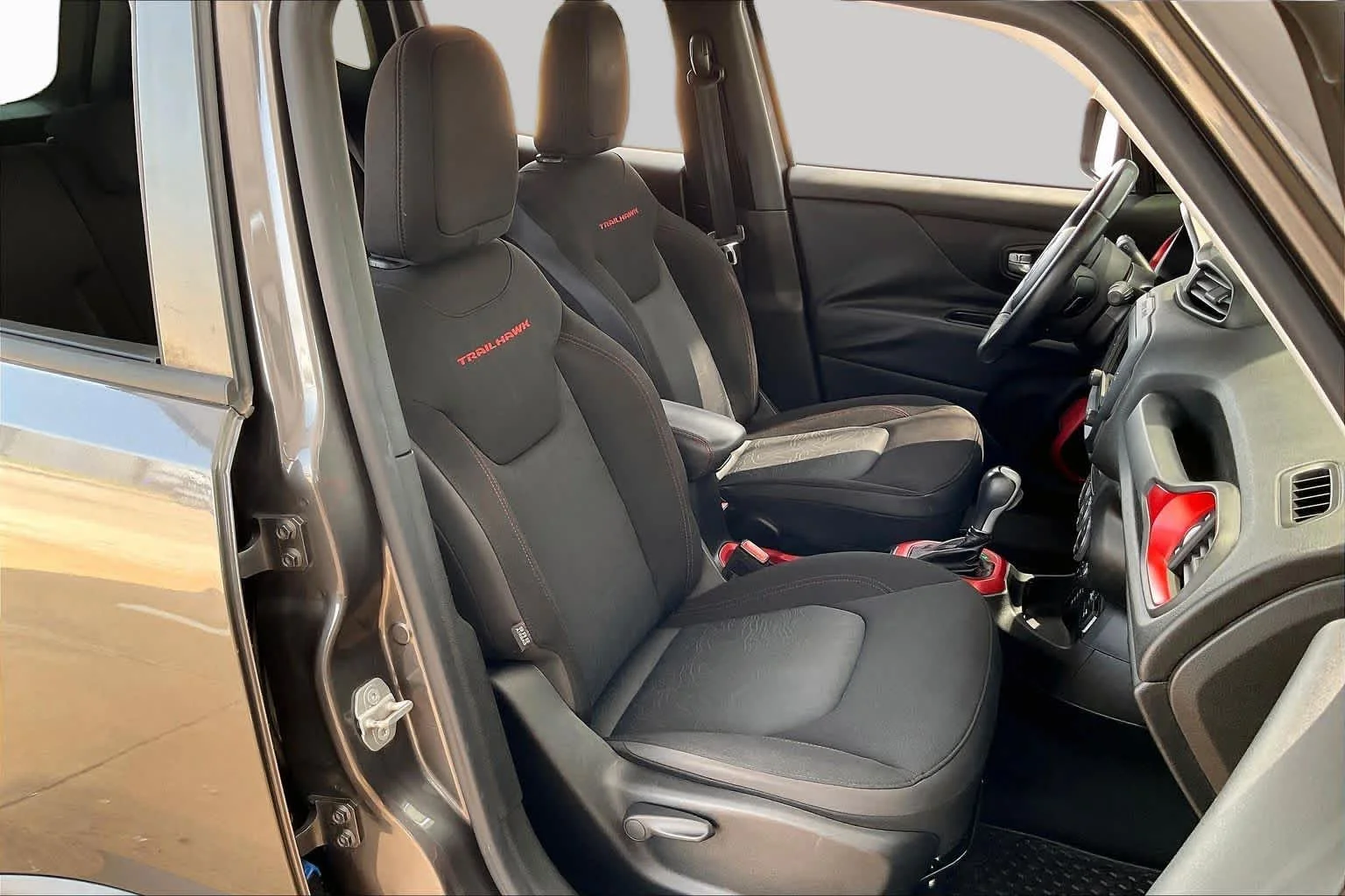 Used 2016 Granite Crystal Metallic Clearcoat Jeep Trailhawk image 10