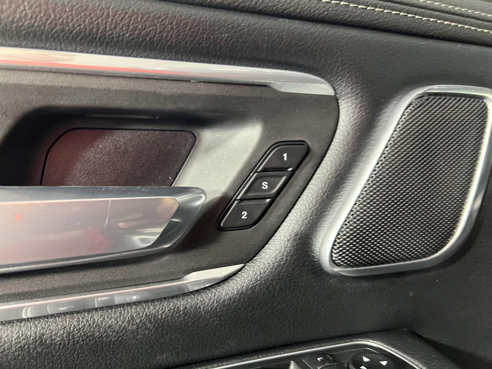 Used 2020 Patriot Blue Pearlcoat Ram Laramie image 12