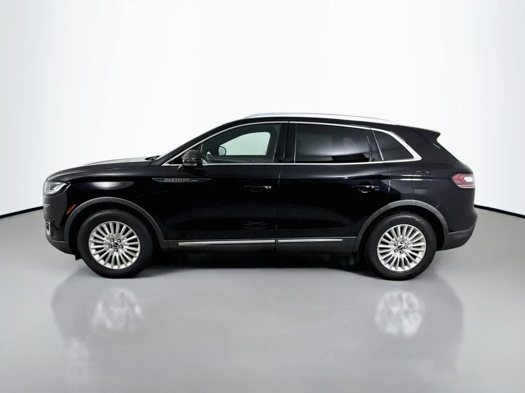 Used 2019 Infinite Black Metallic Lincoln Standard image 8