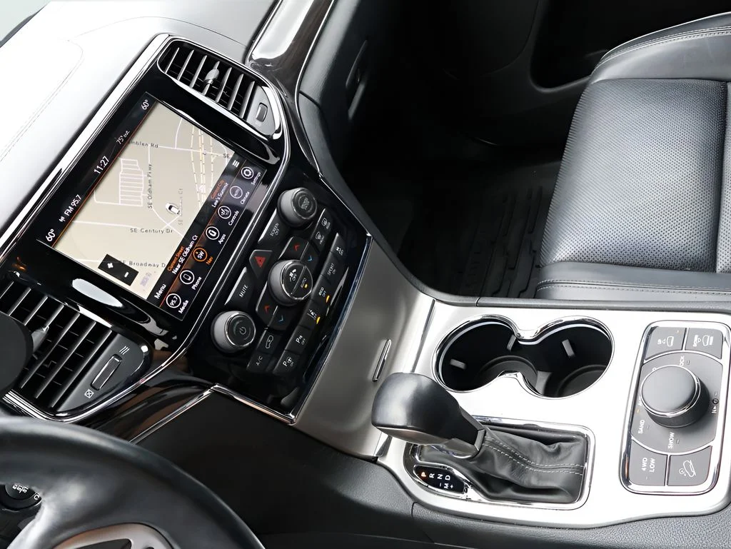 Used 2020 Blue Jeep Overland image 19