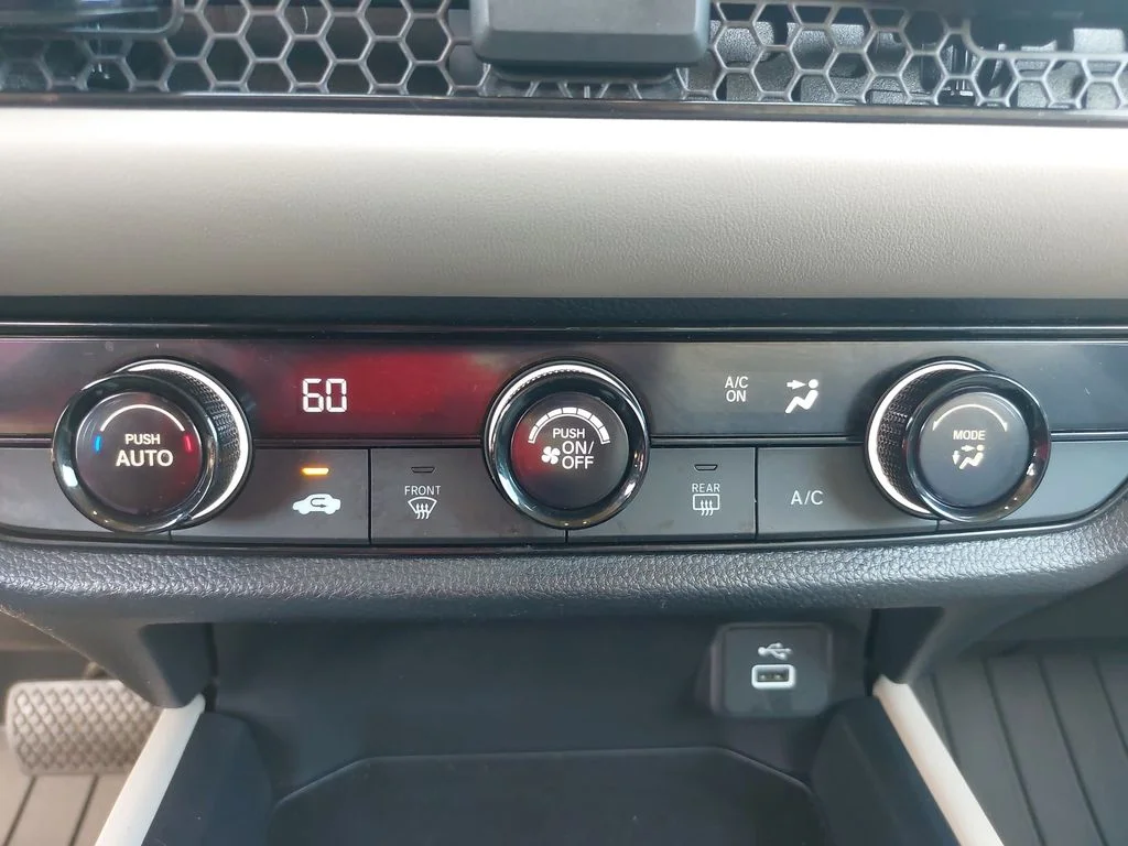 Used 2025  Honda LX image 26