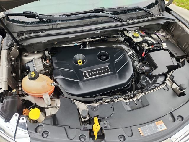 Used 2017 Gray Lincoln Reserve image 15