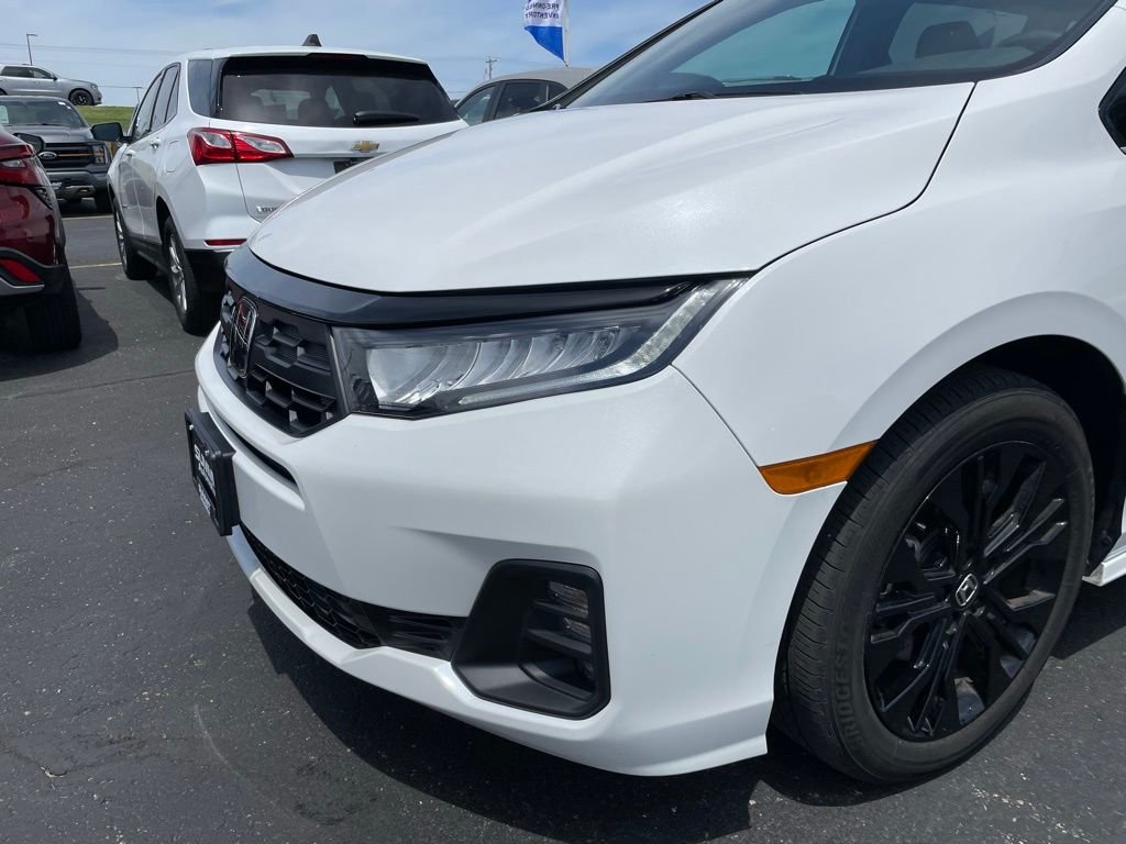 Used 2025 White Honda Sport-L image 38
