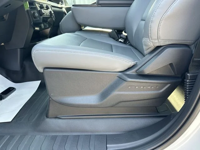 New 2026 Oxford White Ford XL image 16