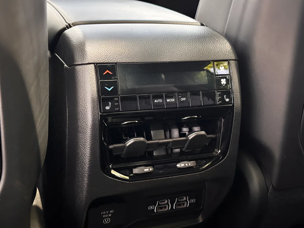 Used 2023 White/off-white Jeep Overland image 20
