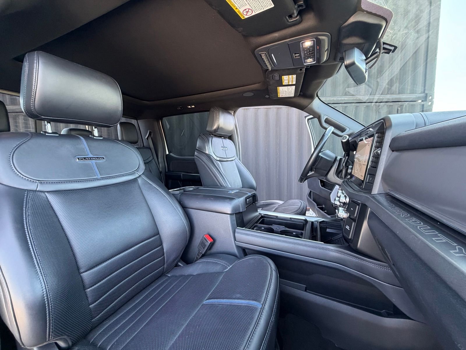 2025 Ford F-350 Super Duty Platinum - Photo 33