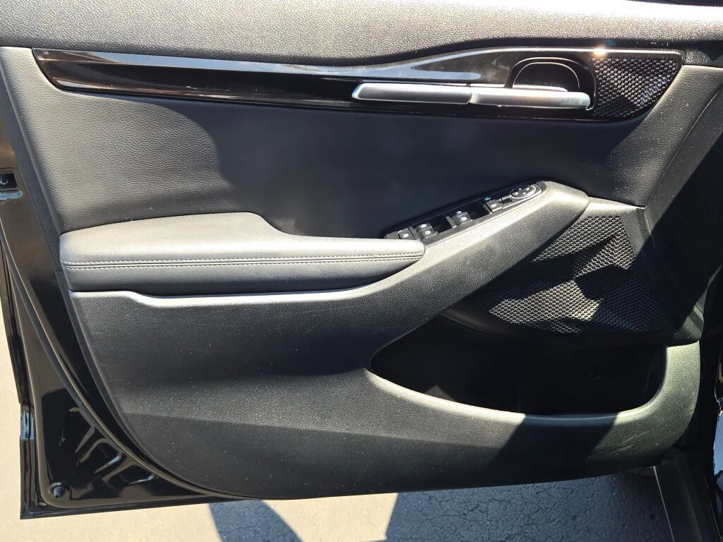 Used 2024 Black Kia S image 18