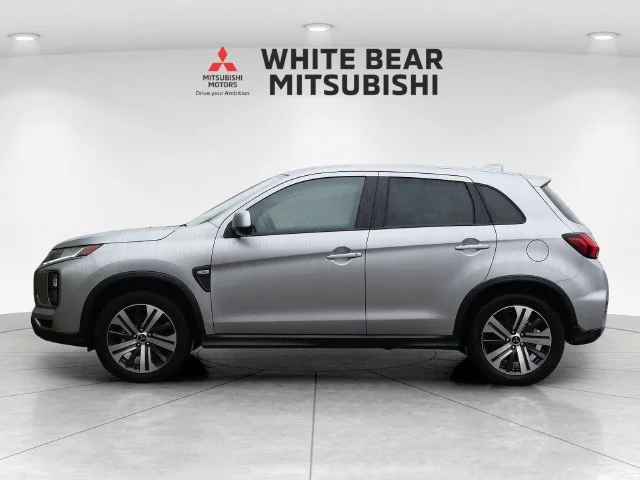 Certified Used 2025 Alloy Silver Metallic Mitsubishi 2.0 ES image 3