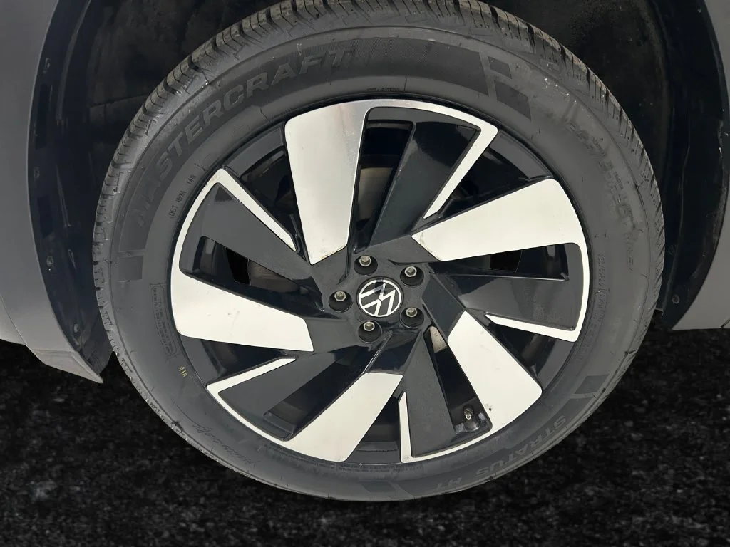 Used 2024  Volkswagen 2.0T SE w/Technology image 23