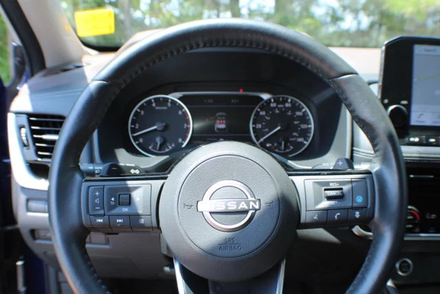 Used 2023 Caspian Blue Metallic Nissan SL image 9