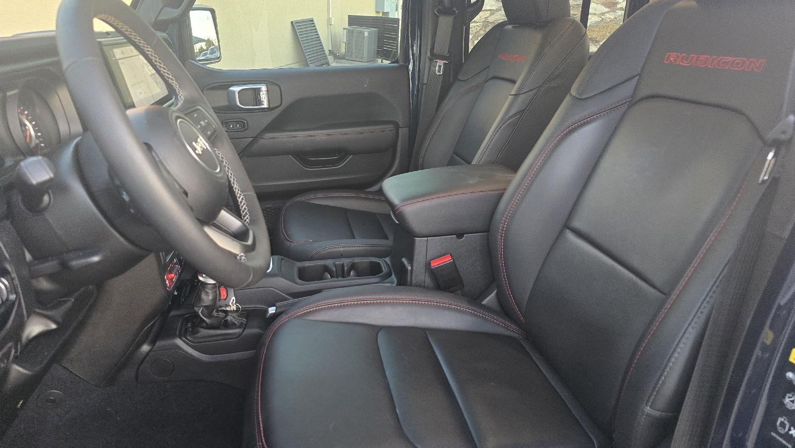 Used 2025 Fathom Blue Pearl Jeep Rubicon image 8