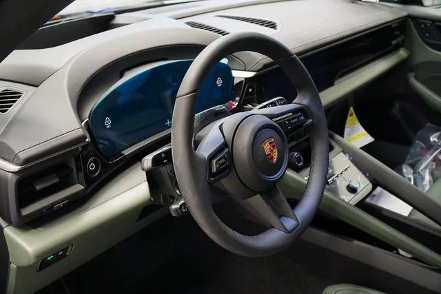 2026 Porsche Macan Base - Photo 4
