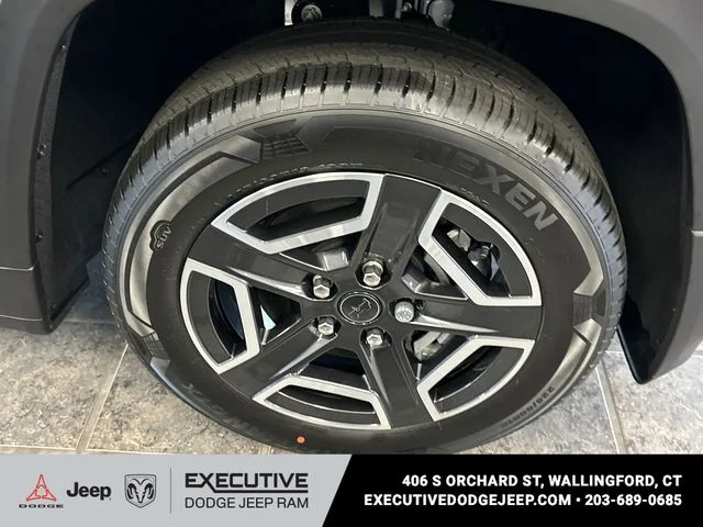 New 2026 Bright White Clear-Coat Exterior Paint Jeep Laredo image 6