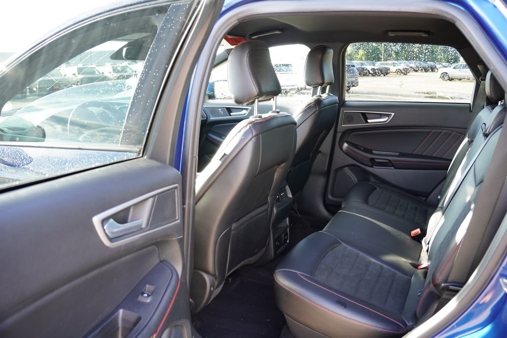 Used 2023 Atlas Blue Metallic Ford ST Line image 17