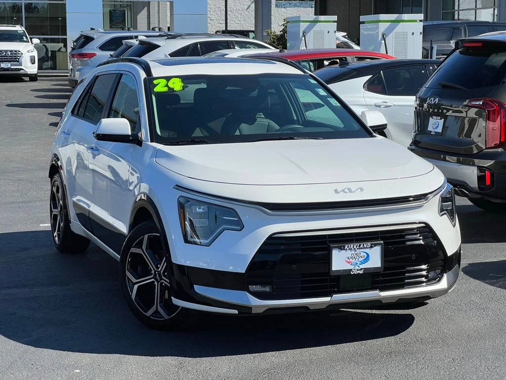 2024 Kia Niro SX Touring PHEV's photo