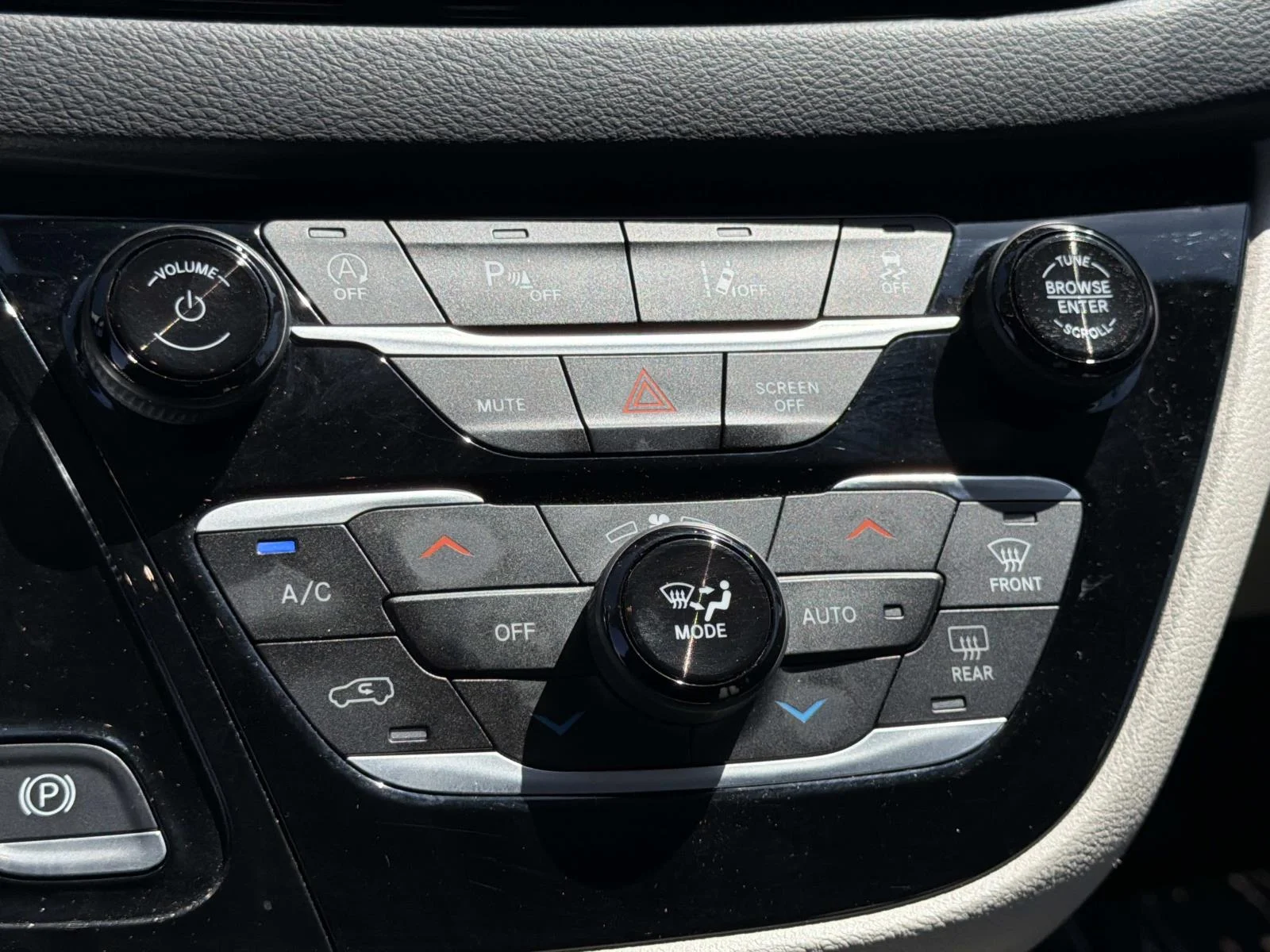 2023 Chrysler Pacifica Touring L - Photo 13