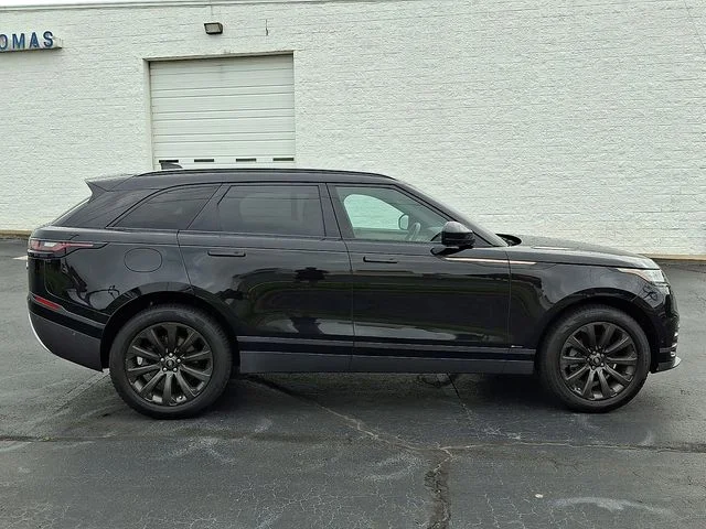 Used 2018  Land Rover SE R-Dynamic image 7