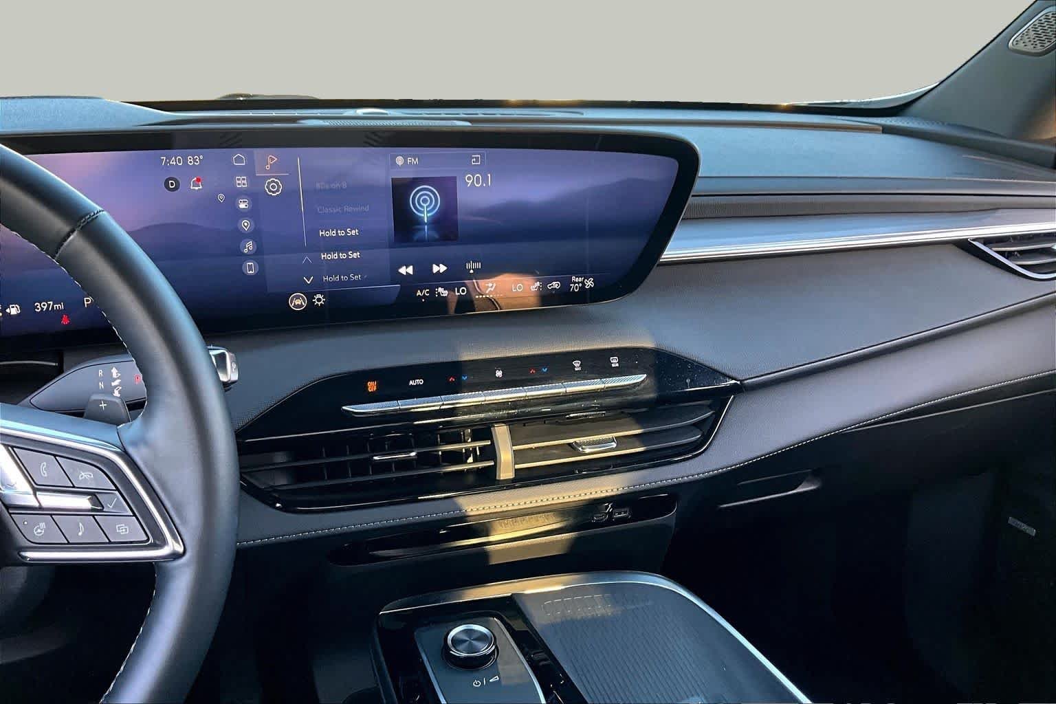 Used 2025 Summit White Buick Preferred image 7