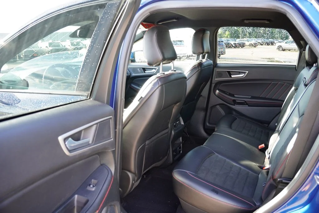 Used 2023 Atlas Blue Metallic Ford ST Line image 17
