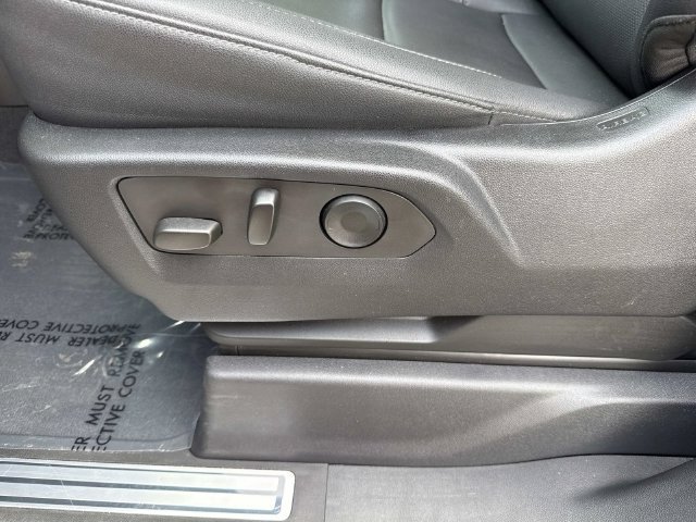 Used 2024 Summit White Chevrolet LTZ image 33