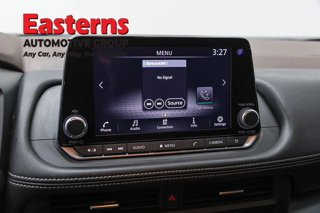 Used 2023 White Nissan S image 19