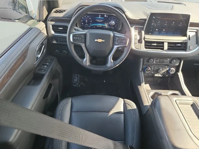 Used 2023 SUMMIT WHITE Chevrolet LT image 17