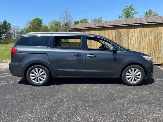 Used 2017 Kia Sedona EX with VIN KNDMC5C10H6256626 for sale in Xenia, OH