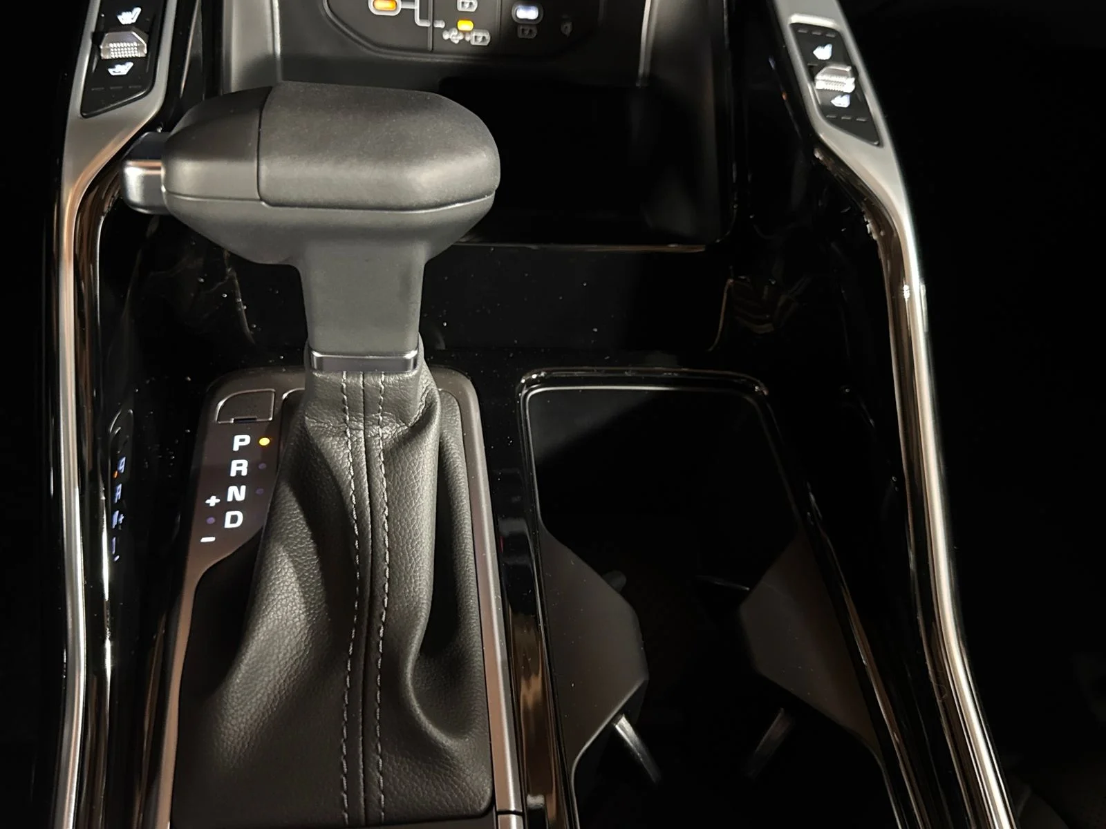 New 2026 Ivory Kia X-Line SX Prestige image 20