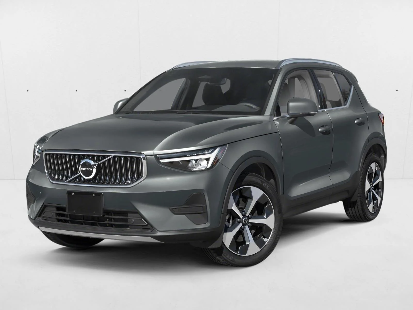 Used 2025  Volvo Plus Bright Theme image 1