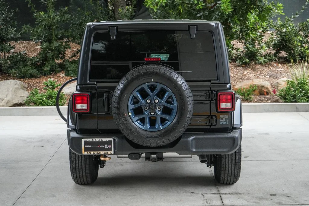 New 2026 Black Clear-Coat Exterior Paint Jeep Sport image 5