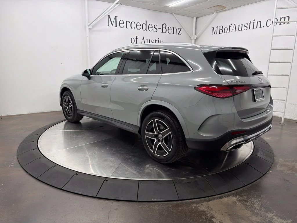 New 2027 White Mercedes-Benz GLC 300 image 5