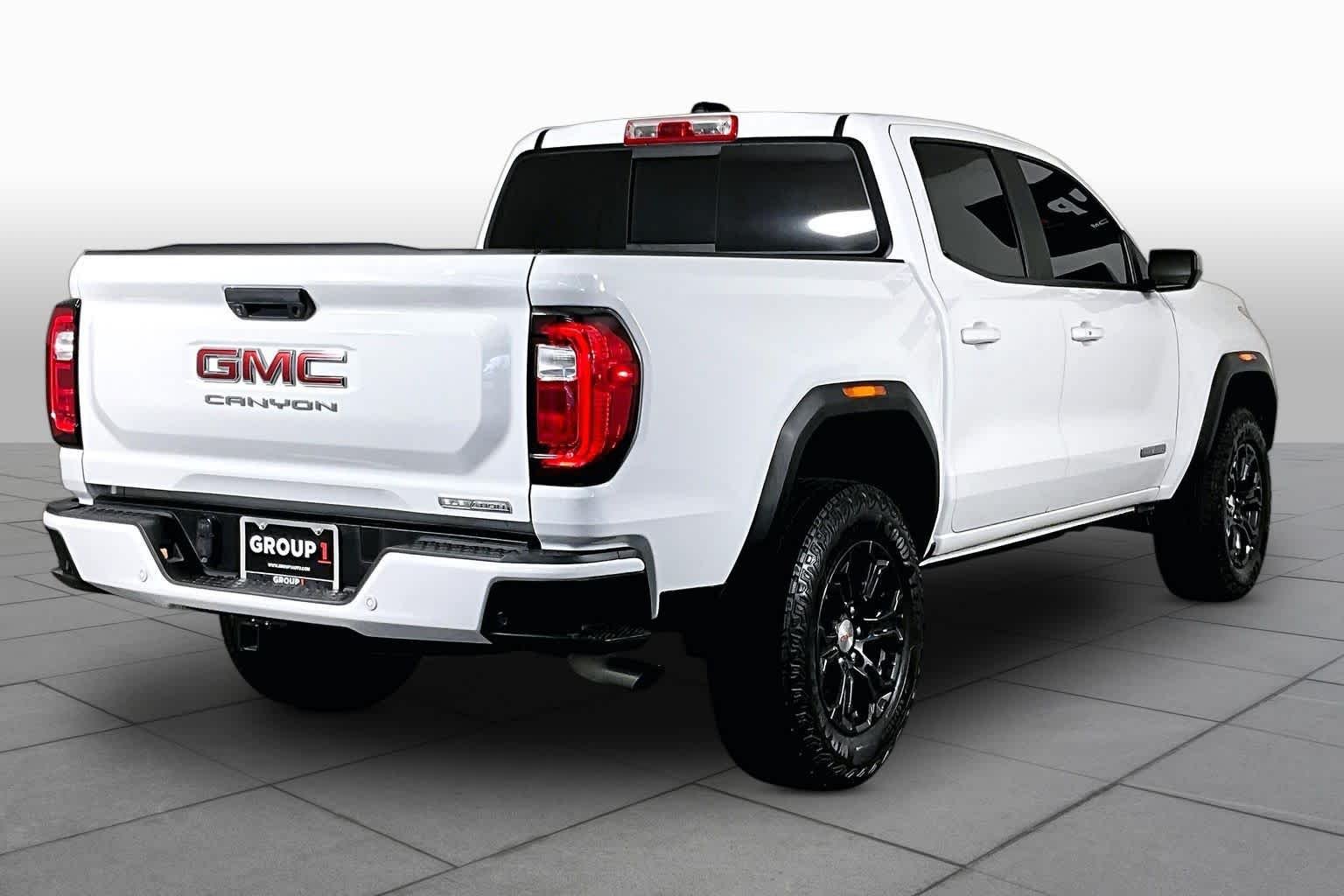Used 2024 Summit White GMC Elevation image 12