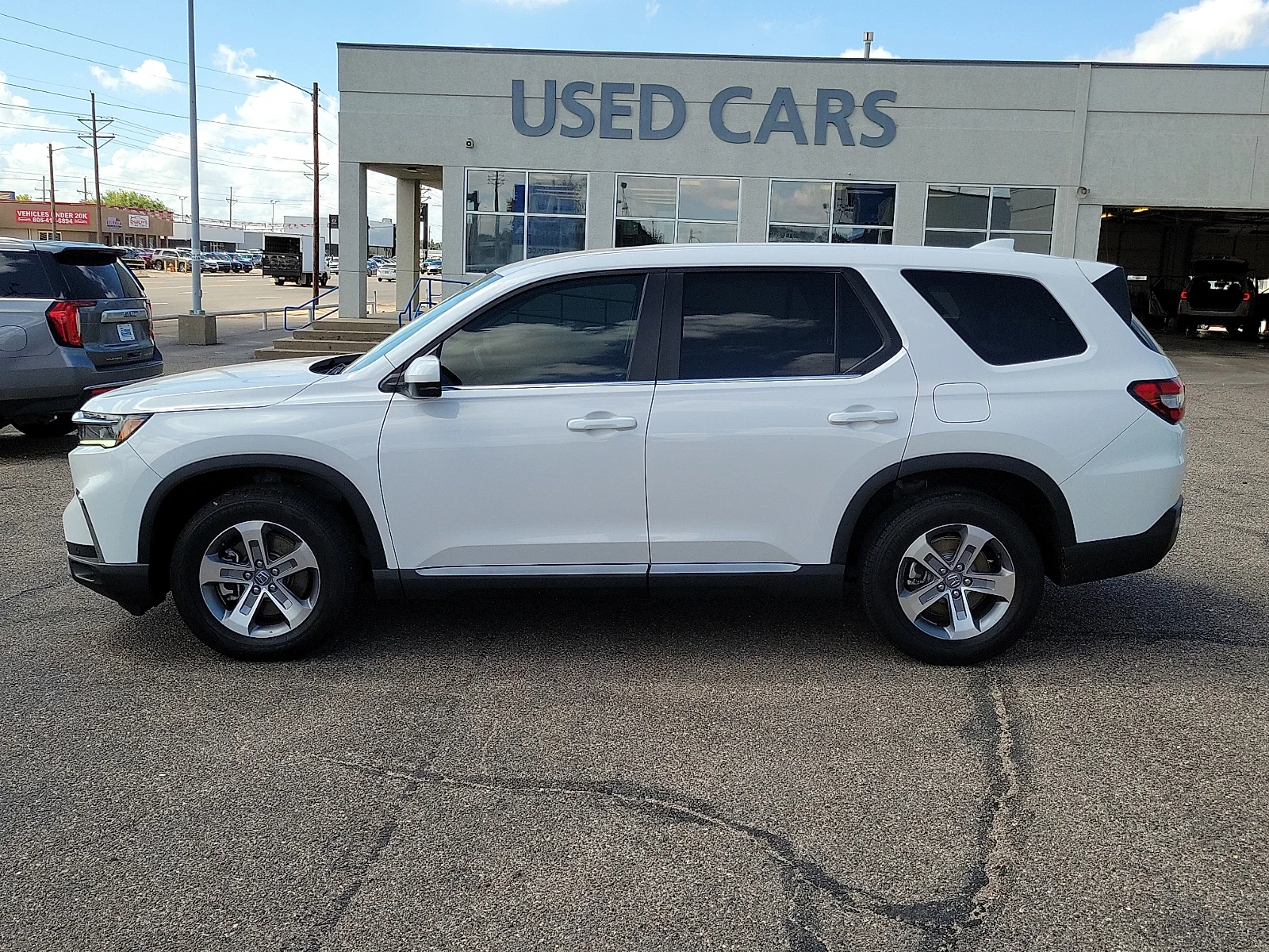 Certified Used 2025 Platinum White Pearl Honda EX-L image 6