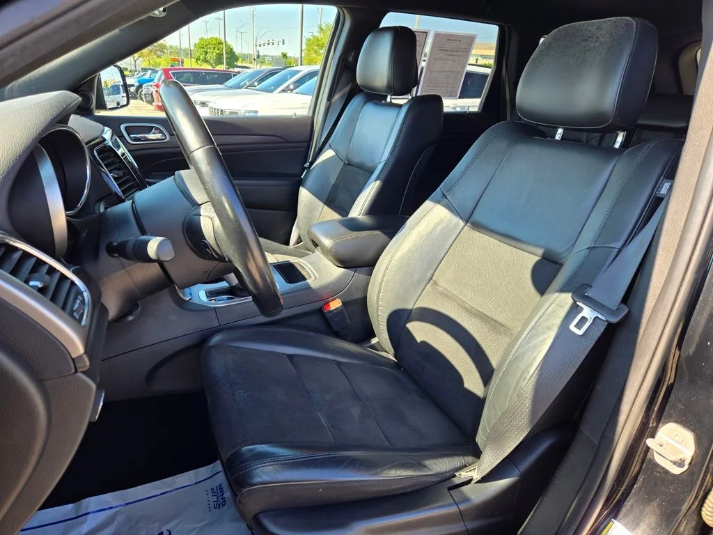 Certified Used 2020 Black Jeep Altitude image 17