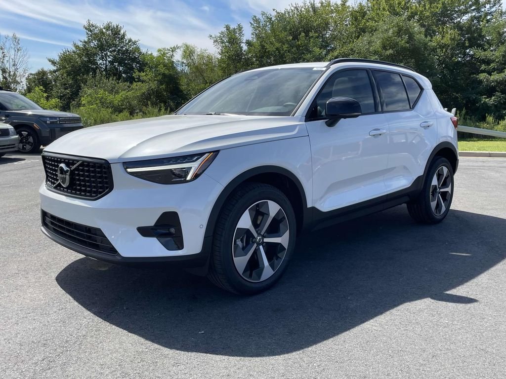2026 Volvo XC40 Plus - Photo 26