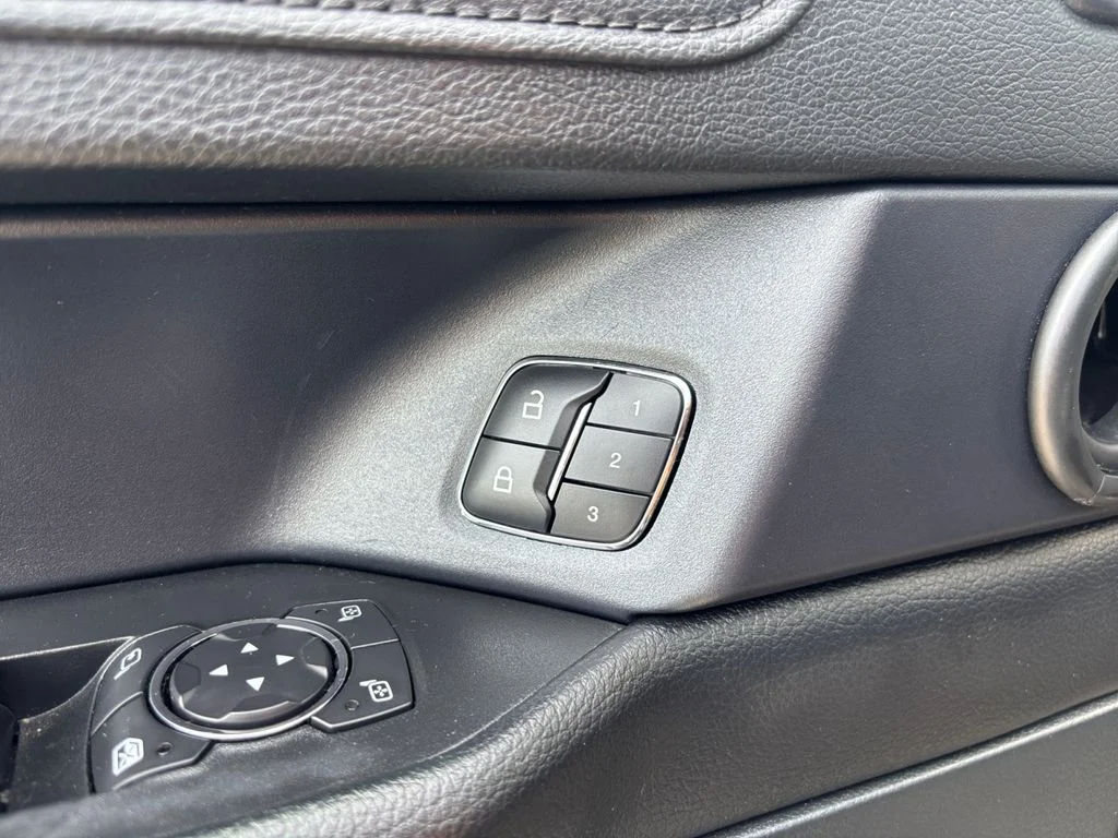 Used 2020 Black Ford XLT image 38