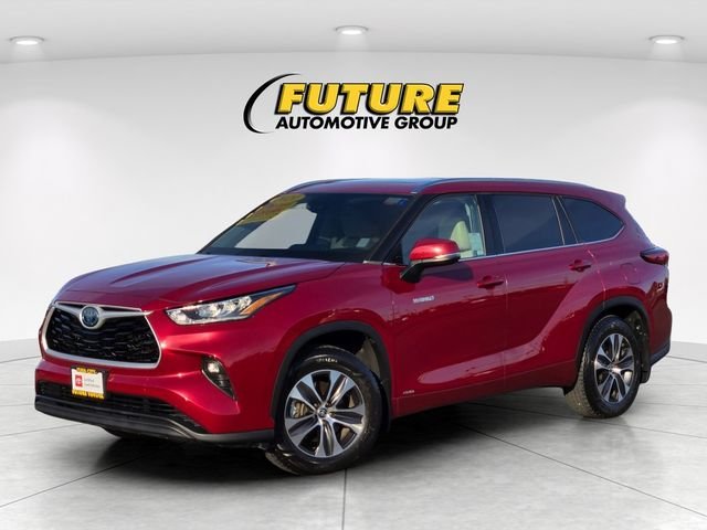 Used 2020 Red Toyota XLE image 8