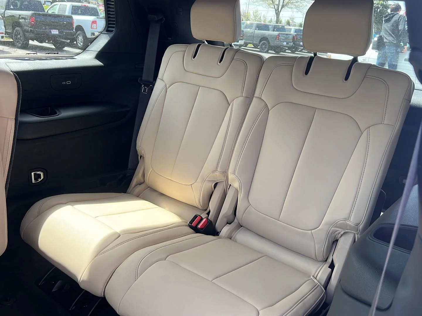 New 2026 Bright White Clear-Coat Exterior Paint Jeep Limited image 21