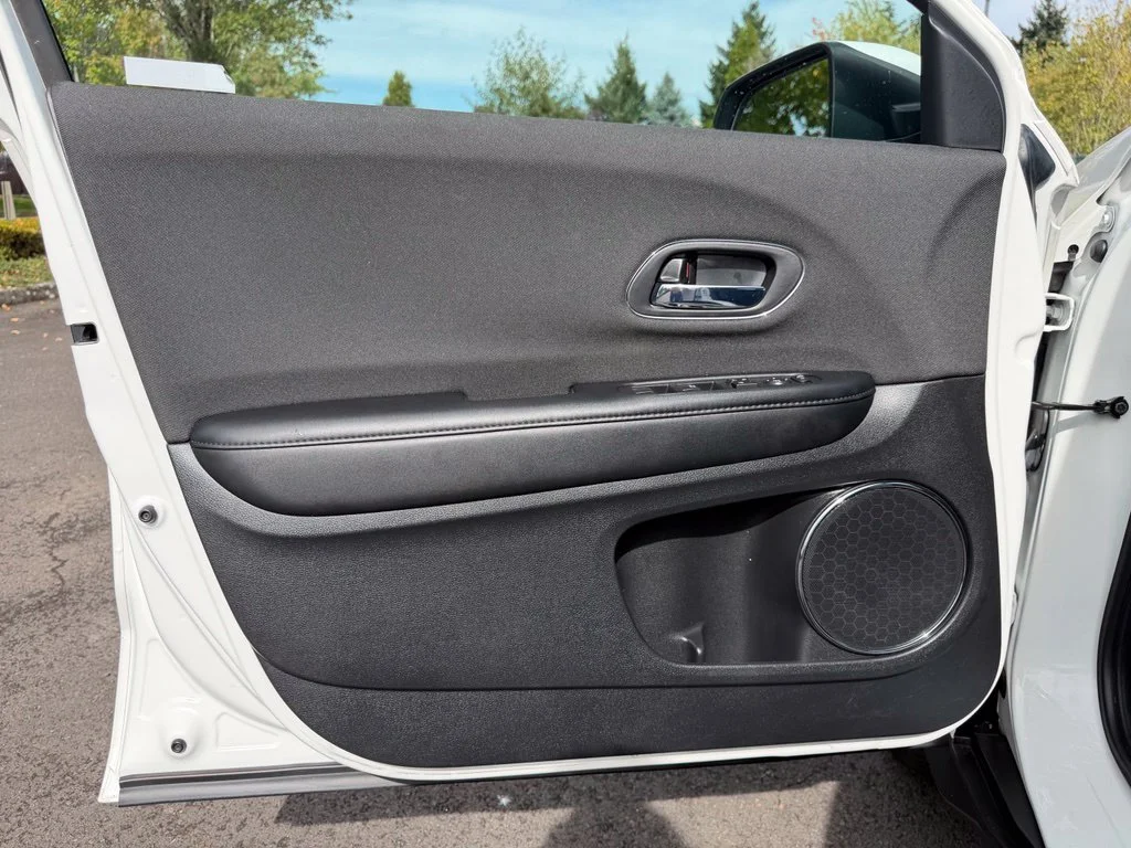 Used 2022 Platinum White Pearl Honda EX image 11