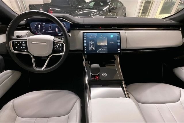Used 2024 Gray Land Rover SE image 17